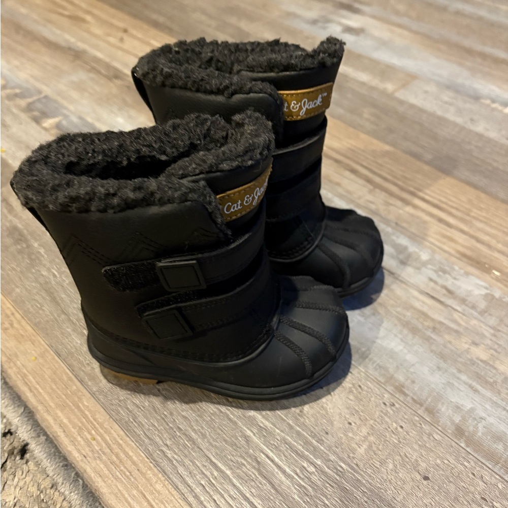 Cat & Jack Black Winter Boots size 6